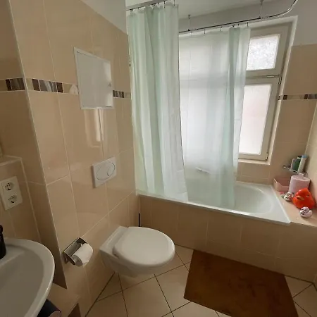 Cozy Design - Rent Together - Sleep Separately *